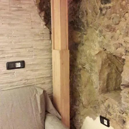 L'arco Di Sersa Nyaraló